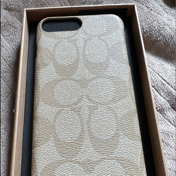 🌸Coach cell phone case🌺